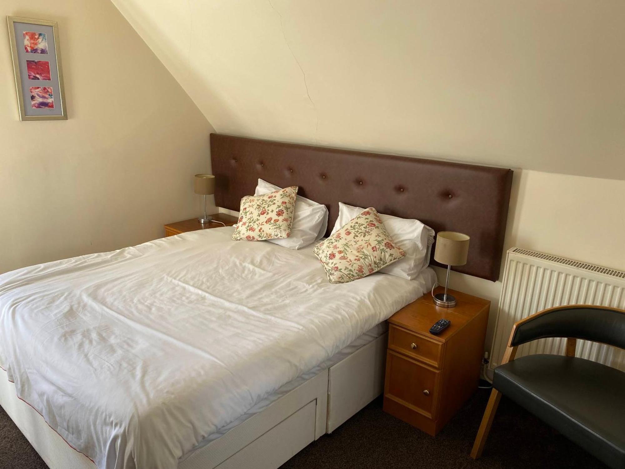 The Linden Leaf Rooms Бістон Номер фото